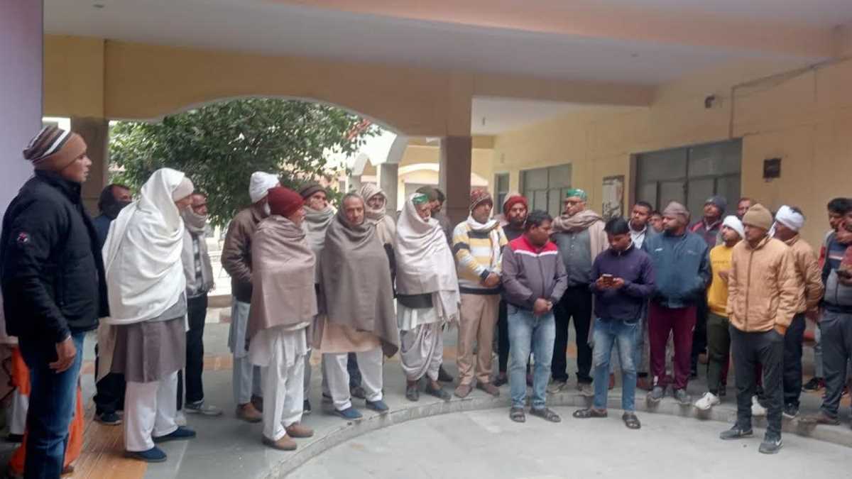 किसानों की समस्याओं को लेकर भाकियू अम्बावता ने सौंपा ज्ञापन किसानों की समस्याओं को लेकर भाकियू अम्बावता ने सौंपा ज्ञापन